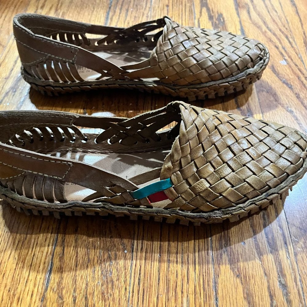 mohinders woven flat with stripes